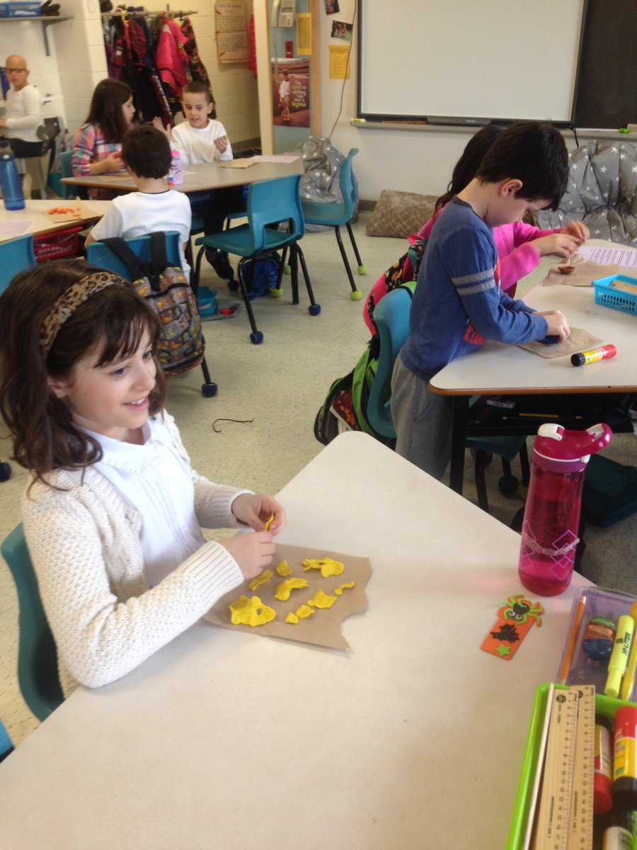MrsGoodhue's tweet photo. Today we are making Lenten Pots. Students will receive a new symbol each week during Lent. https://t.co/e5oeDTCg5S