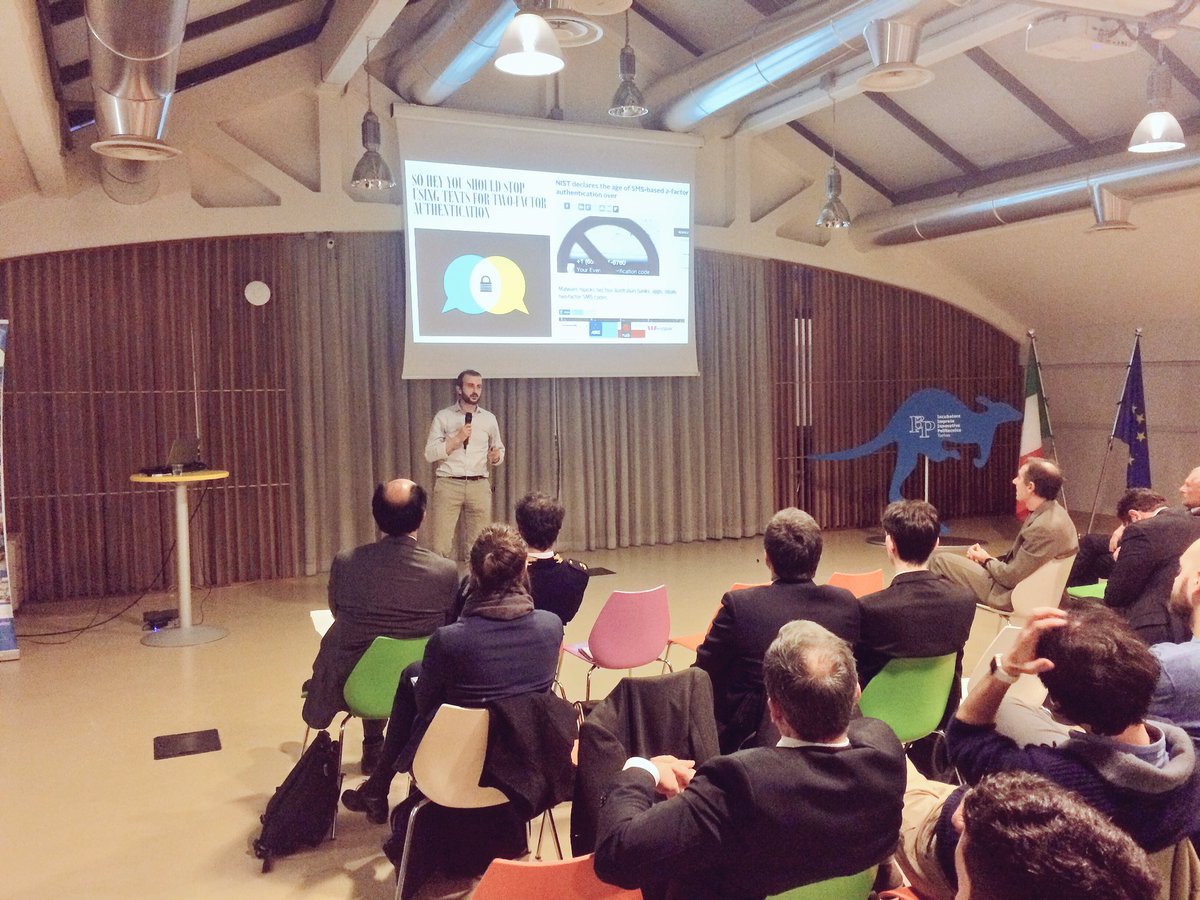 treatabit's tweet image. #StartupToTheFuture
Il team di #ToothPic presenta la sua idea per l'autenticazione #sicura 📲
@I3P_Torino #LinksFoundation
