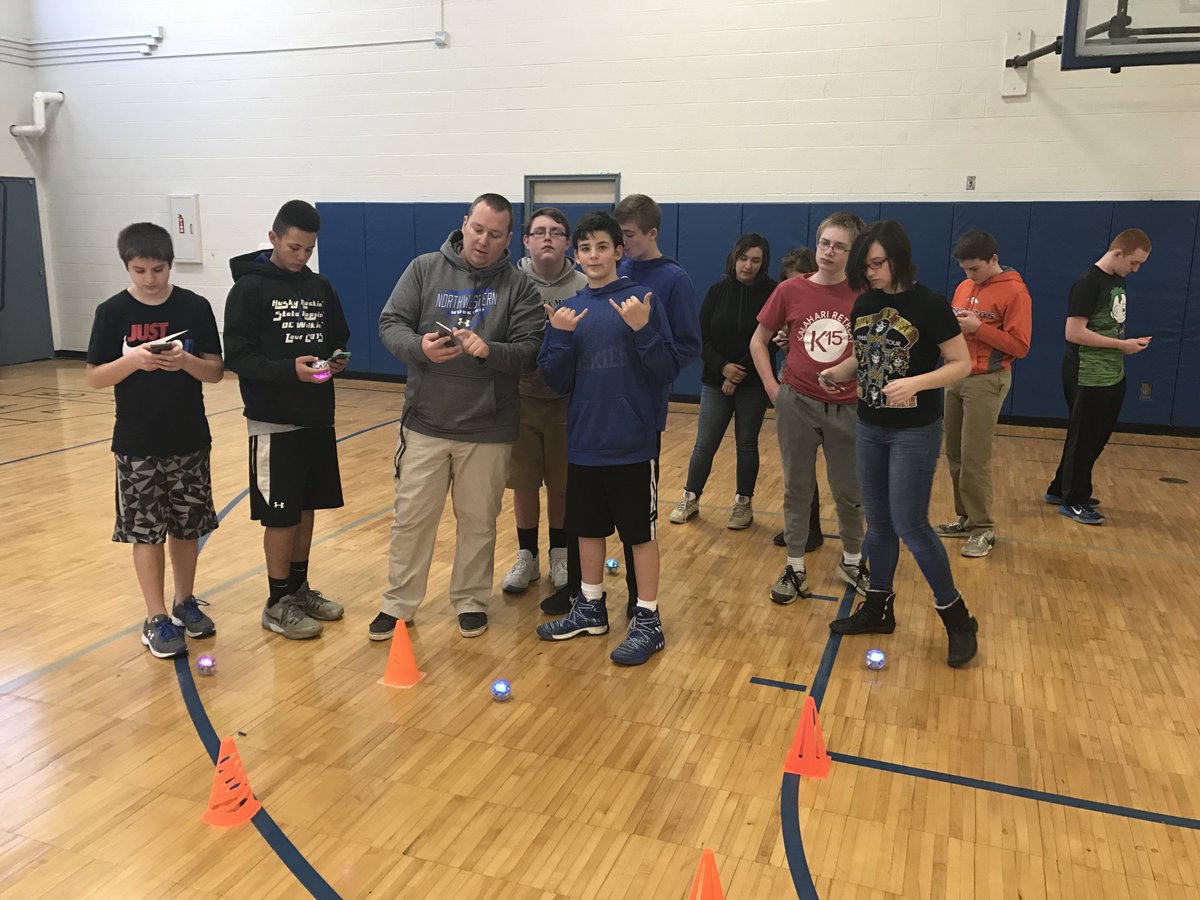 NW_Schools's tweet image. MS Robotics is coding with the Spheros today! The elementary will have their chance with them next week! #codingmadesimple #sphero
