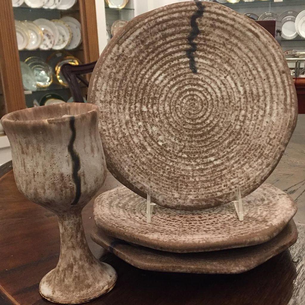 BabcockGifts's tweet photo. New shipment of #mccartypottery will be here tomorrow at 10am!! #shoplaurelwood #shop901 #… https://t.co/u6IfClg1hK https://t.co/8XxDv1KXJB