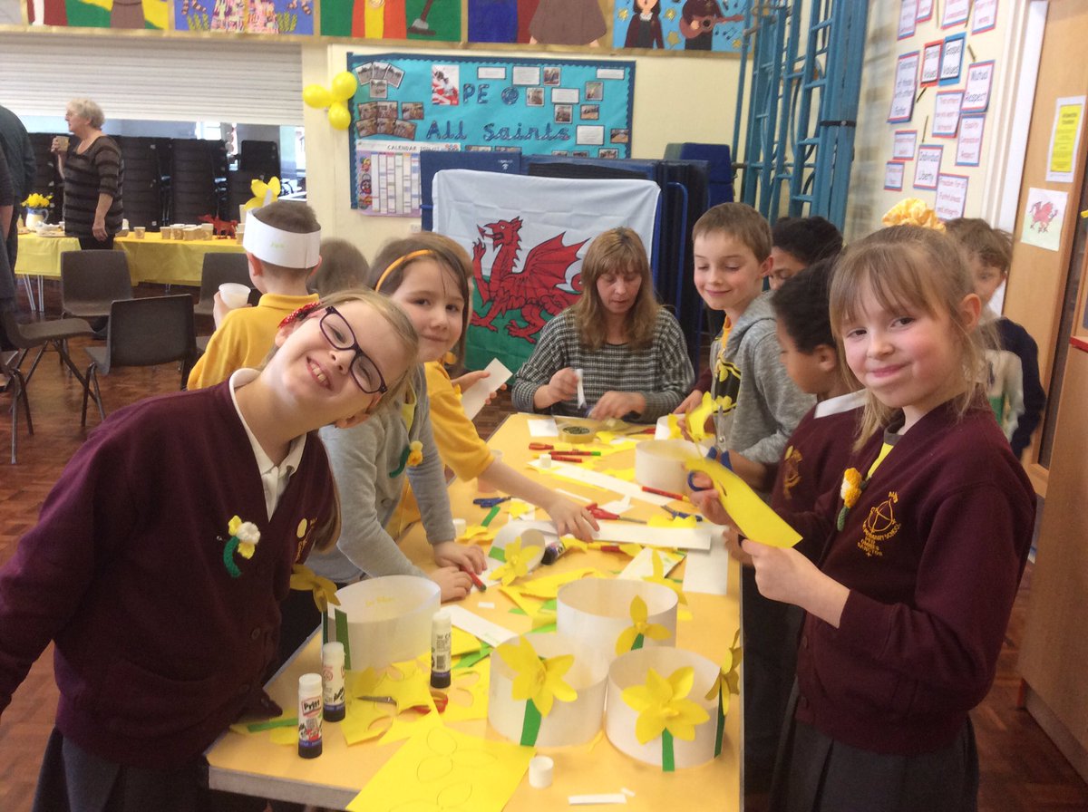 AllSaintsTraff's tweet photo. St David's House have had a wonderful day celebrating 'St David's Day' ... #craftfun #teamwork #allthingsyellow https://t.co/y4L2UP6ICW