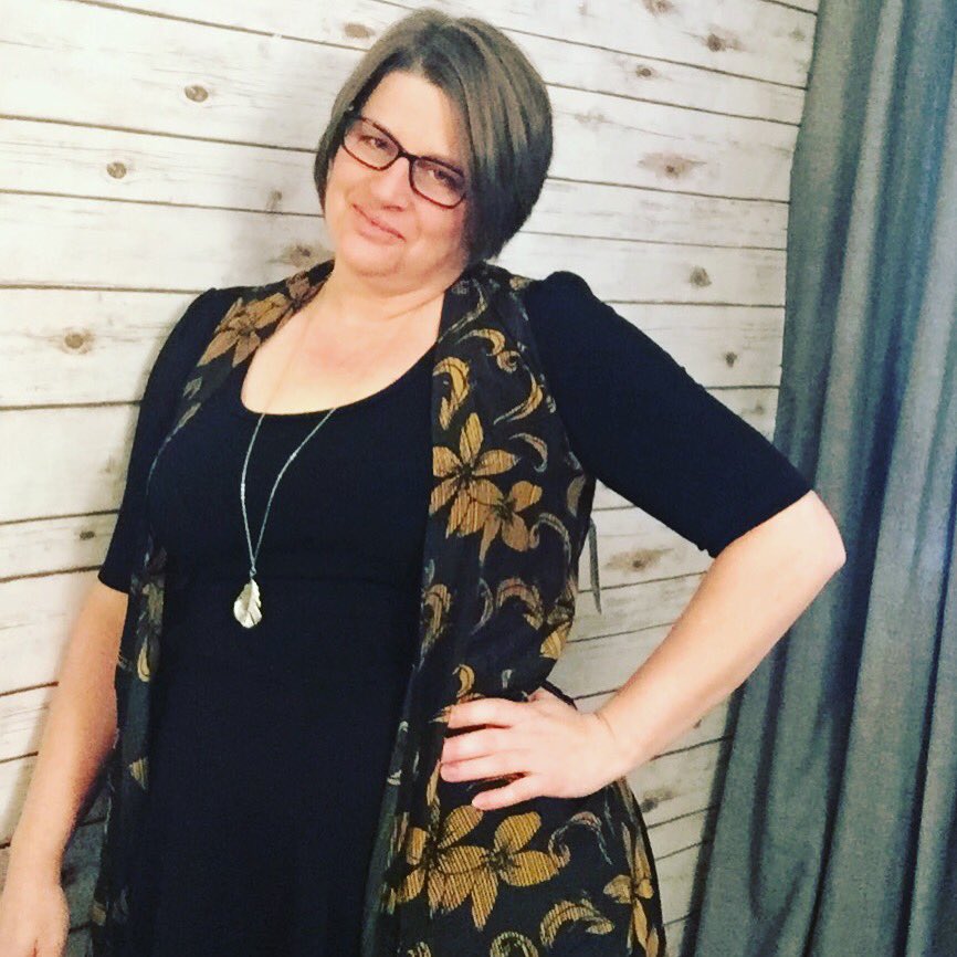 lularoemonical's tweet photo. I love the LuLaRoe Joy and Nicole Dress together!! #lularoe #joy #nicole #effortlessfashion #style #ootd #floralprint #littleblackdress https://t.co/iVWNhb2s4m