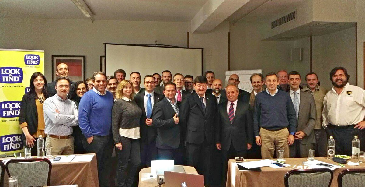 Finaliza la jornada del curso de #CRS. Muchas gracias a <a href="/VicenteBeltran/">vicente beltran</a>  y a todos los asistentes ¡Mañana más! #EncuentraLoQueBuscas