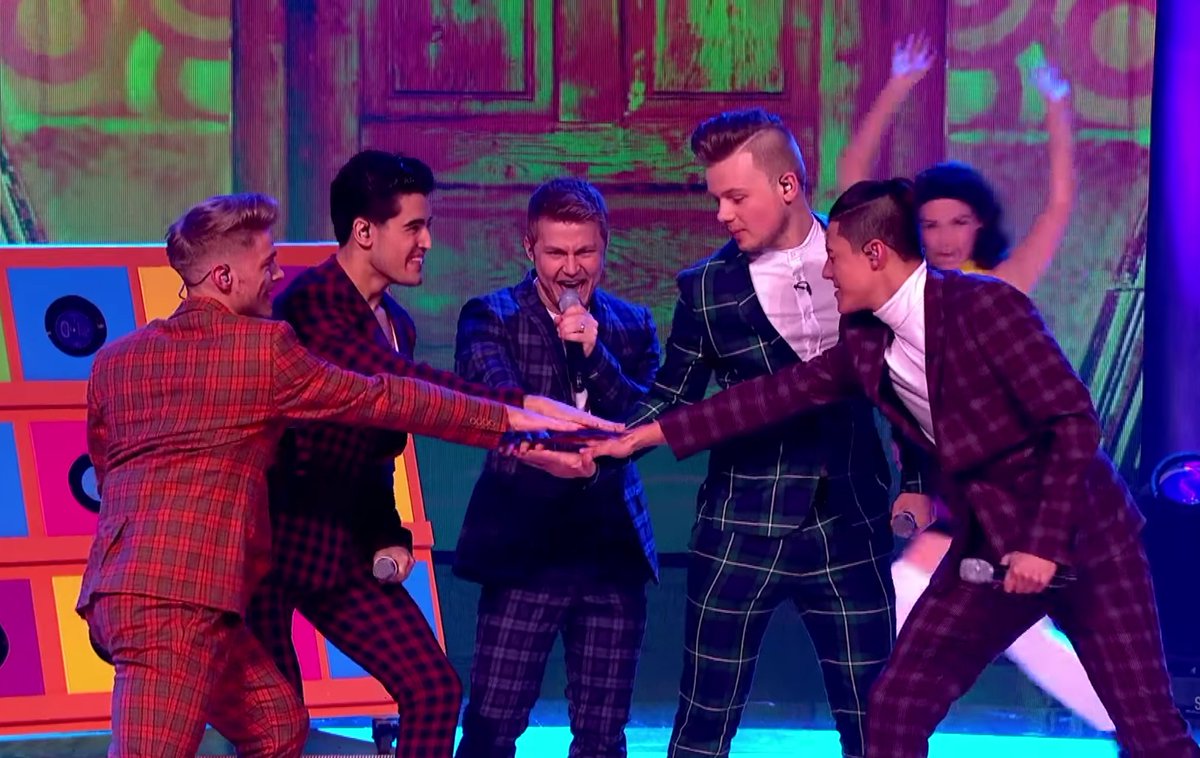 Normsi2's tweet photo. So many fab shots in
πΆYou Can't Stop The BeatπΆ @A1MyLove4ever
@CurtisTJohns
#LetItShine
#LISFinal
#FiveToFive
πππππ https://t.co/BpDqW0bXbd