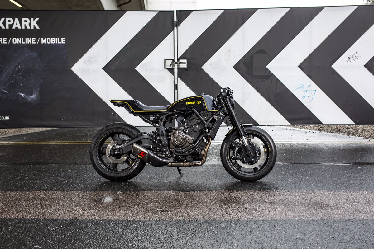 YamahaMotorDE's tweet photo. #roughcrafts präsentiert #Yamaha #XSR700 'Double Style' #yardbuiltproject! 2 Bikes, das gleiche Carbon-Body-Kit! #yardbuilt https://t.co/4rbtdf7Hdz