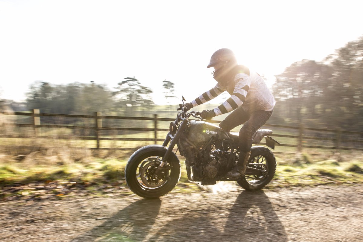 YamahaMotorDE's tweet photo. #roughcrafts präsentiert #Yamaha #XSR700 'Double Style' #yardbuiltproject! 2 Bikes, das gleiche Carbon-Body-Kit! #yardbuilt https://t.co/4rbtdf7Hdz