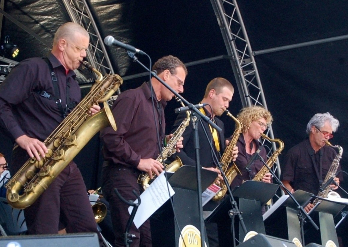 Spetterende afsluiter #jazzntaste: Big Mill Band. Swingend, funky, jazzy: Miles Davis, Count Basie, Caro Emerald, Amy Winehouse en Anouk.