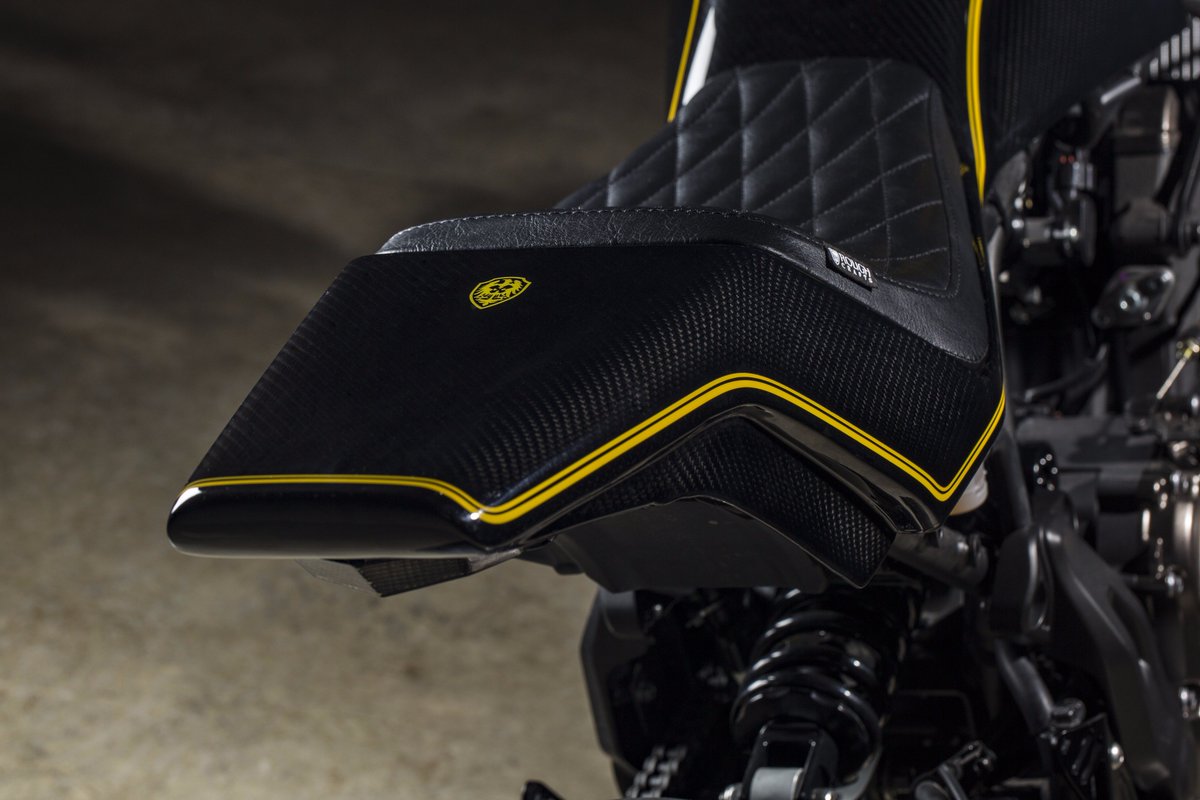 YamahaMotorDE's tweet photo. #roughcrafts präsentiert #Yamaha #XSR700 'Double Style' #yardbuiltproject! 2 Bikes, das gleiche Carbon-Body-Kit! #yardbuilt https://t.co/4rbtdf7Hdz