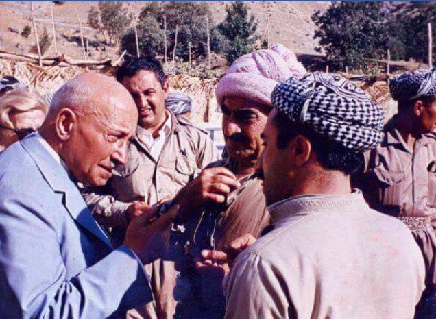 JanaBajar's tweet photo. Rewşenbîrek, Serokek û sîyasedmedarek di welatek lé bé dewletek
#CivatûCivak
#Efrîn
#Kerkûk
#Sîné
#Amed
#Misul
#Dersim
#Qers
#Duhok
#Koban https://t.co/I29qeOneyZ