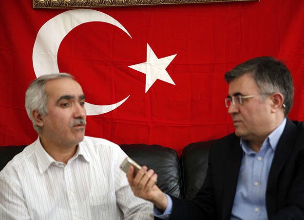 Gaziantepli Abdullah Çelik'i Adil Öksüz sandılar. Çelik Eurovizyon'a konuştu; bit.ly/2lrKADD #AdilOksuz #AbdullahCelik