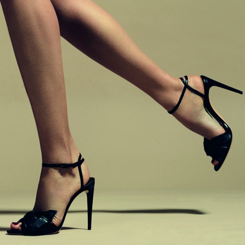 CesareCasadei's tweet photo. Ebony sandals for a glamorous evening outing. #Casadeiworld https://t.co/RPHUeVbNfY https://t.co/8FerI8h6pC