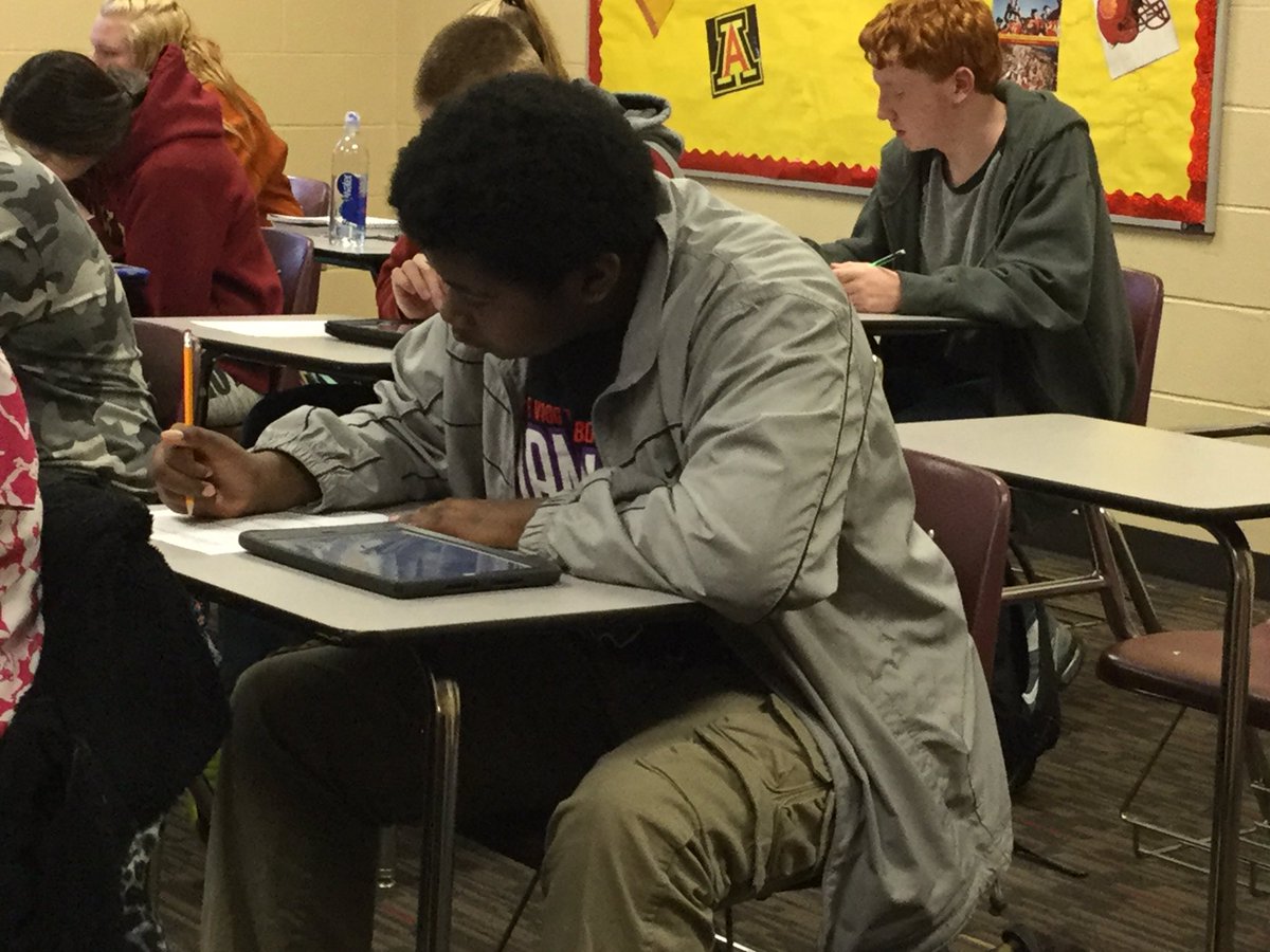 AHSMath403's tweet photo. Working hard at simplifying radicals!! #ahsusd409 https://t.co/tEVgH4bdsF