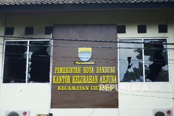 BNI Bantu Perbaikan Kantor Kelurahan Arjuna Korban Bom Panci nasional.republika.co.id/berita/nasiona…