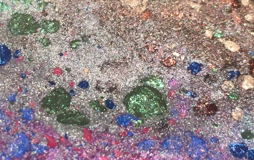 SummerSpaSpy's tweet photo. 'Bringing artistry to the world of spa' love the vivid jewels of @vlongocosmetics eye shadows https://t.co/PZu61ibRrz