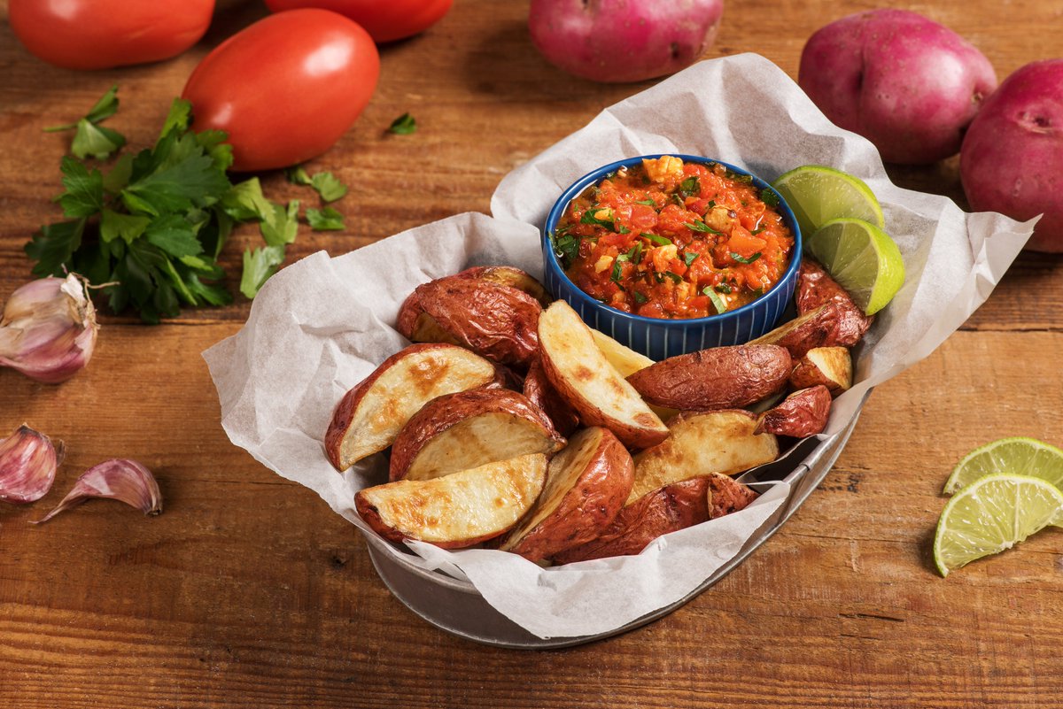 BlackGoldFarms's tweet photo. With this tasty Roasted Red Potatoes and Romesco Sauce recipe, you'll be sure to impress!
#Redventure #Potatoes #Yum
https://t.co/BCgj02rnlW https://t.co/WIgL9EpznR