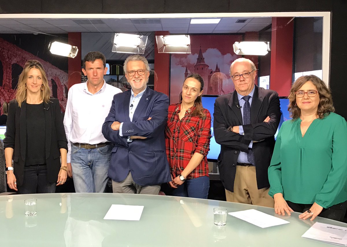 Esta noche a las 22,30 h #en #Enfoque hablamos de urbanismo con <a href="/ajreguera/">Jorge Enique Reguera Acosta</a> <a href="/Raquel_Segovia_/">Raquel Fernández</a> #JCarretero @auremartin <a href="/v_domnguez/">V_D_🇵🇸💜🔴⚪🔴⚪❤️💛💜</a>