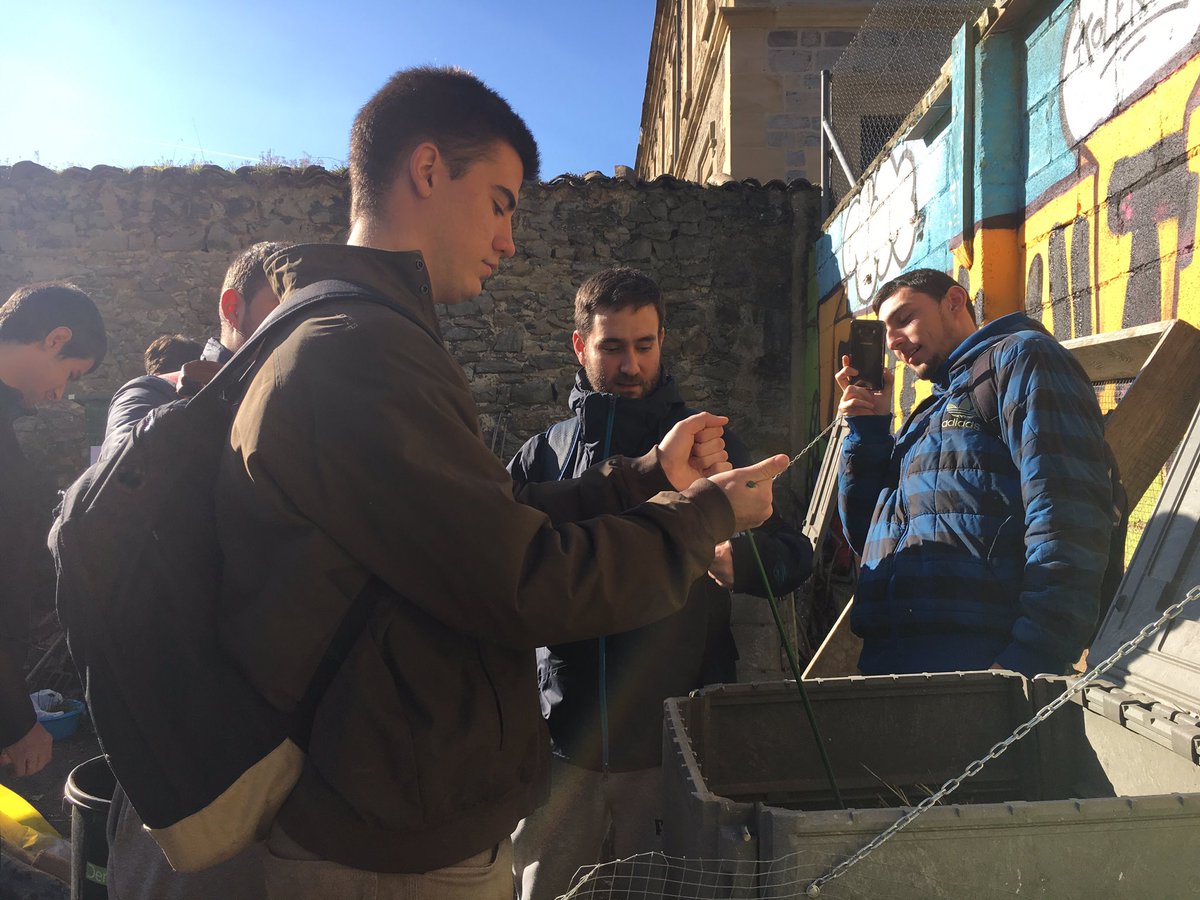 APIAtaldea's tweet photo. Learning how to make compost. #COMPOSTLAB @NSPC_I https://t.co/O5qsh4qML7