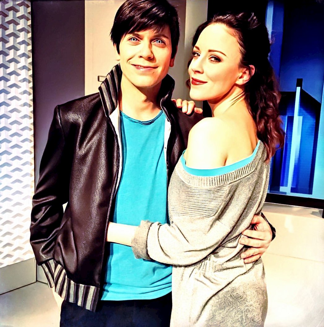 Fantilator's tweet image. Jasmin Wagner und ihr neuer Android Oliver, #FehlerimSystem Bereit zur Premiere 4.3.2017 Schlossparktheater Berlin. web.facebook.com/JasminWagnerOf…