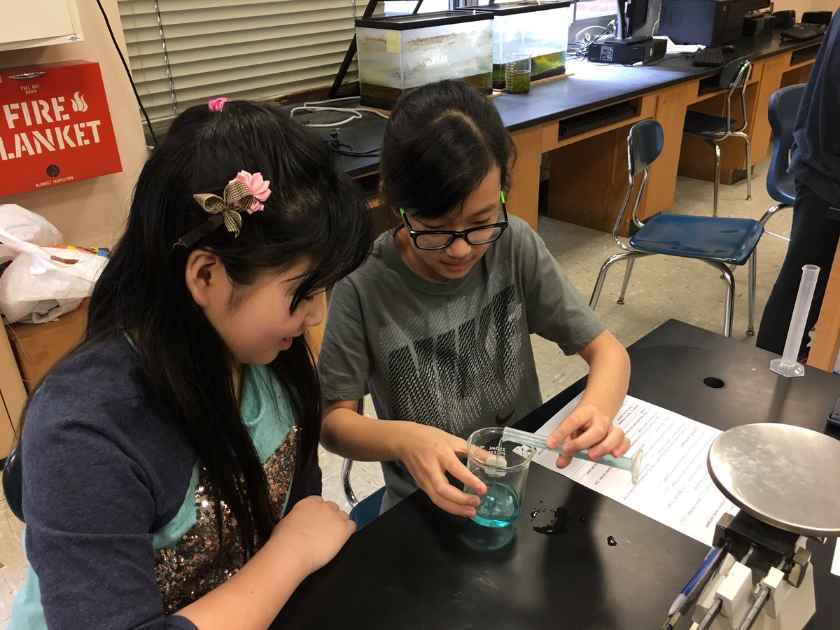 mslambejms's tweet image. Investigating the properties of matter in all states! #solidliquidgas #inquiry @JerichoMS @JMWiener @KraussStef