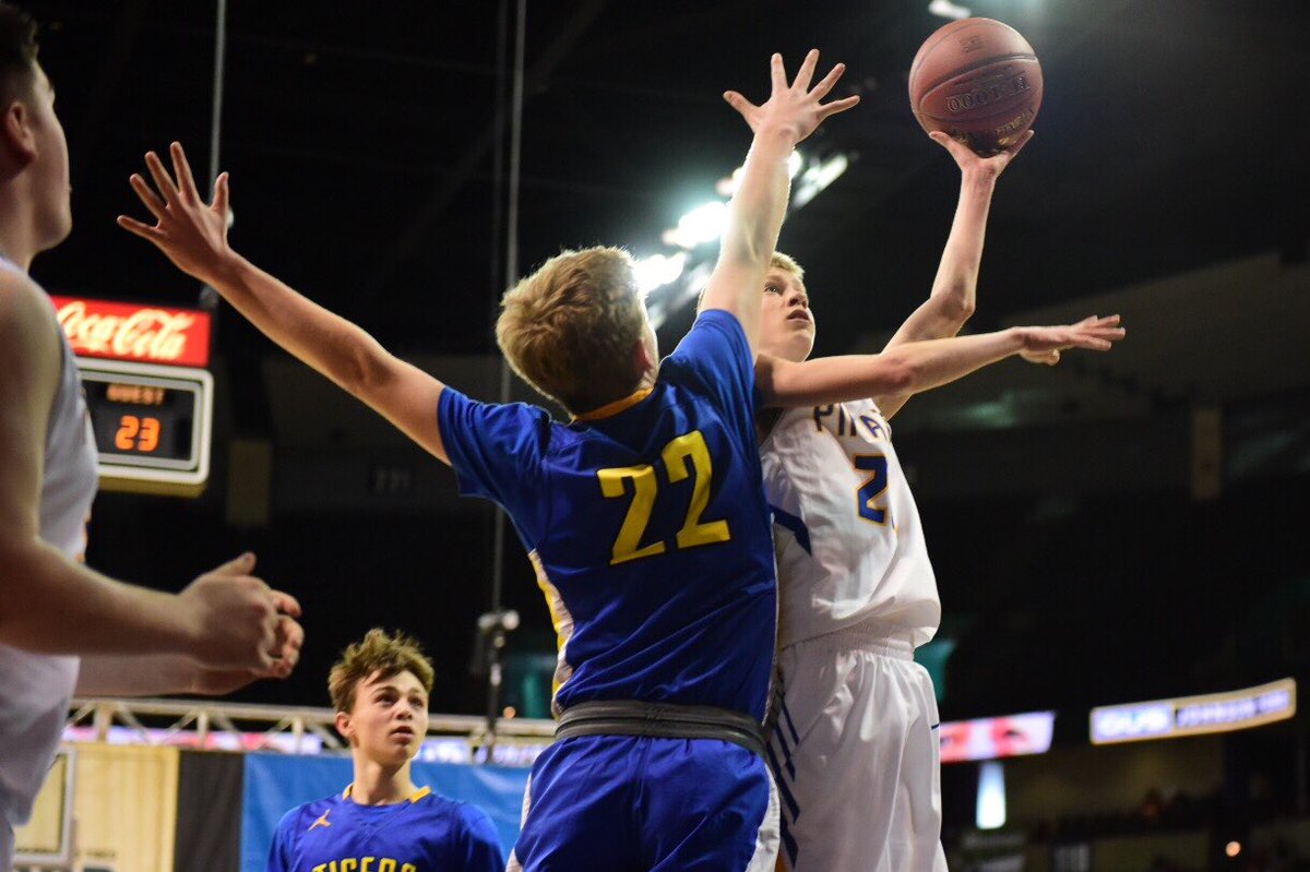 pete_caster's tweet photo. State 2B BB: Adna 47, Tonasket 26 at halftime. Here's some photos. #state2B #wabkbscores https://t.co/QKE4E6k02F