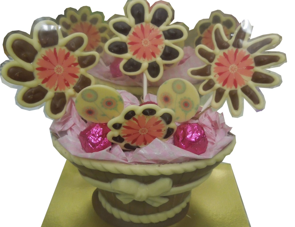 TrufflesByHand's tweet image. Great mothers' day gifts at The Pod, Harleston. Chocolate &amp;amp; flowers in one!