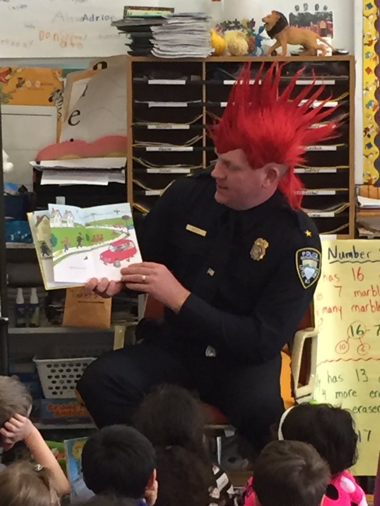 LFSchool2's tweet photo. Chief Post reads to School No. 2 https://t.co/s6x8ZcxSLr