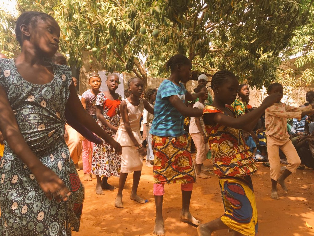 FVocesCD's tweet photo. Desarrollo perfecto de nuestros proyectos en #Bamako #Mali. Disfrutando y aprendiendo junto a sus maravillosas gentes.@ProyectoTalis @UV_EG https://t.co/pALUouDdA9