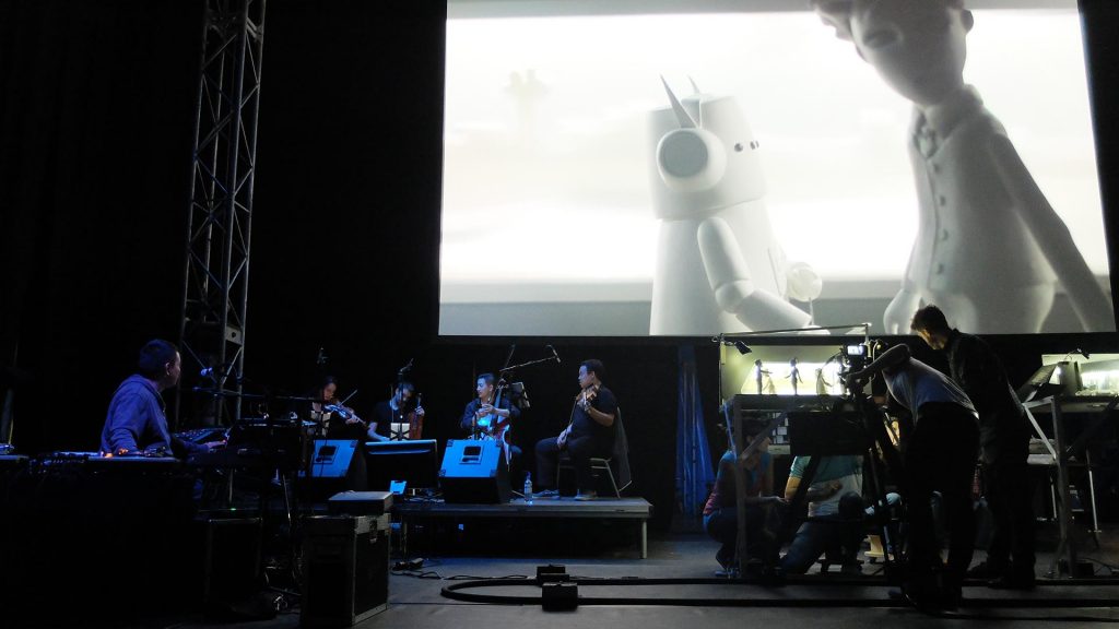 "Nufonia Must Fall" World Tour Captured and Live Cut with ... - cgnews.com/20537/nufonia-… <a href="/AfiaraQuartet/">Afiara Quartet</a> <a href="/kidkoala/">kid koala</a> <a href="/Blackmagic_News/">Blackmagic Design</a>