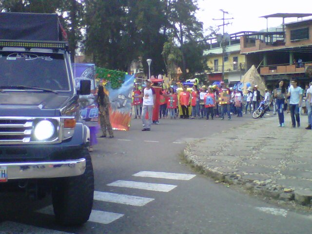 colparjauregui's tweet photo. U. E. Colegio Sagrado Corazón de Jesús carnaval 2017 @AVECSanCristbal @CLIFPJauregui @SalaSjauregui @pydejauregui https://t.co/6BQNfXTCxq