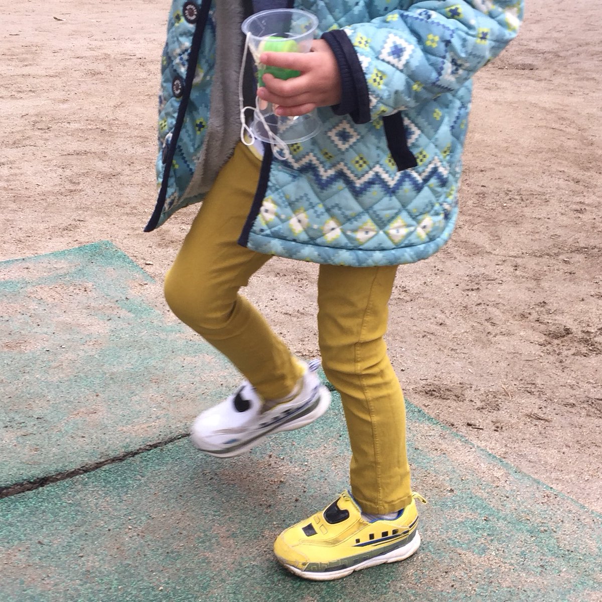 息子に あれ 靴が左右バラバラだよ と言ったんだけど ツイナビ