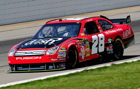 Happy Birthday to NASCAR driver Travis Kvapil 