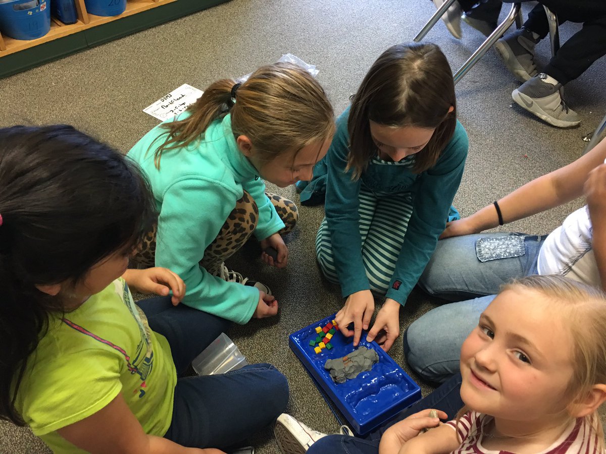 suzanneAES's tweet photo. Stem Kits developed a plan then built a dam.  @suzanneAES #weloveaes https://t.co/eis28vcXPT