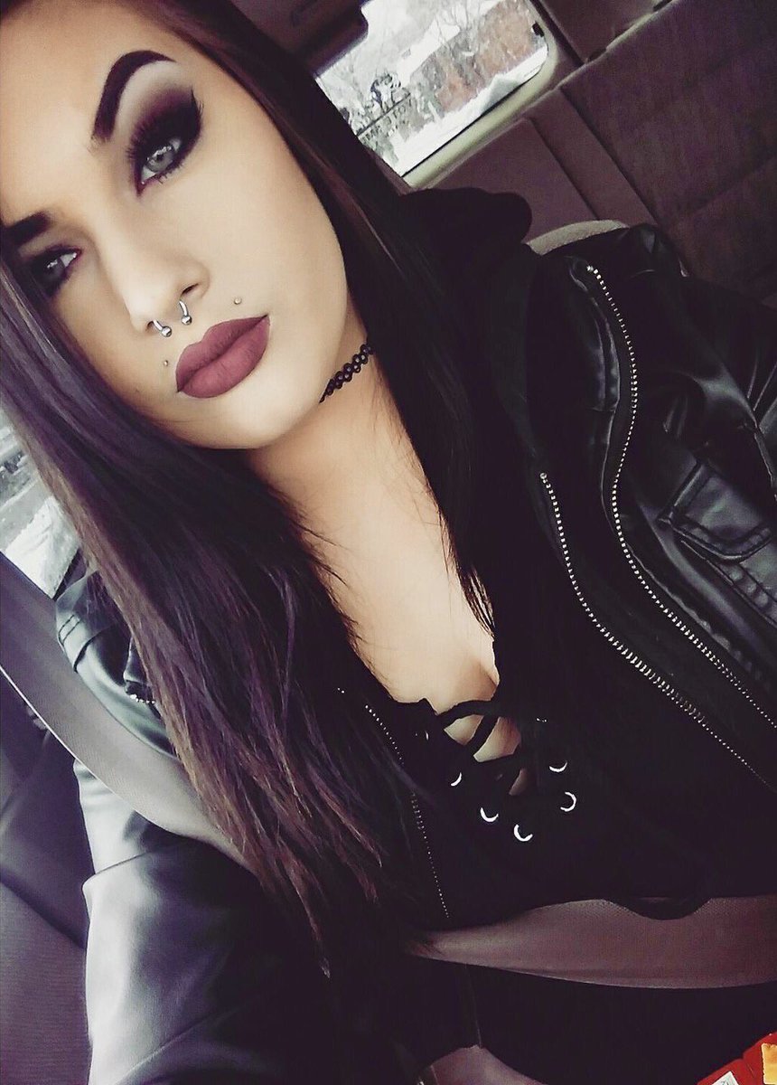 MikeAdamsUT's tweet photo. Any #ModelingAgents should pick up my "niece" second cousin b4 another one does. Porcelain skin and amazing with doing beauty makeup πππ― https://t.co/aJEYFLR498