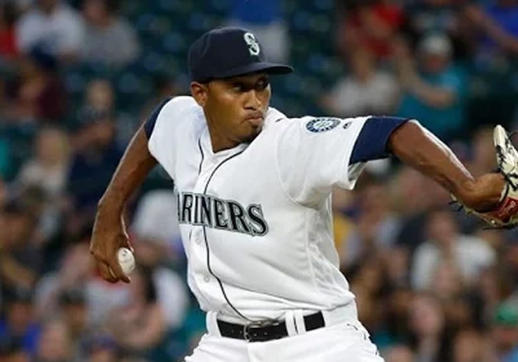 Clipee Net على تويتر 彗星のように現れたクローザー エドウィン ディアス 海の向こうの凄いやつ T Co K0vwxf6lgz エドウィン ディアス プエルトリコ代表 Mlb