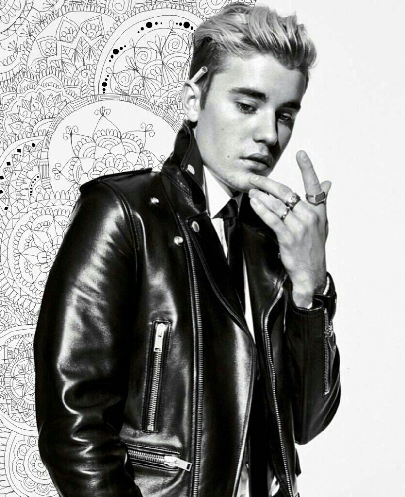 Ensl19's tweet photo. Happy birthday for my beautiful boy, you're the best man in this world. I love u so much love. @justinbieber #HappyBirthdayJustinBieber https://t.co/mkaIiS8SQm