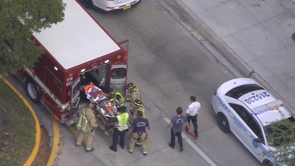 #BREAKING Miami pedestrian struck by student transportation van bit.ly/2muwp5G https://t.co/QjohbDsXiQ