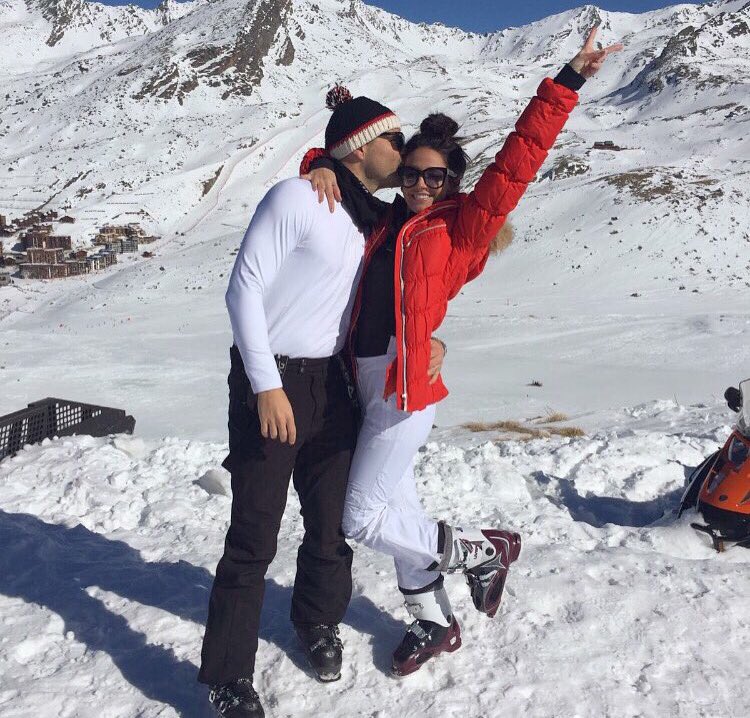 michkeegan's tweet photo. What a trip!!! @crystalski you make our time SO special!!! All the gear no idea in @Dare2b_sports 😂😂😂🙈⛷ https://t.co/ZN6uhIByCH