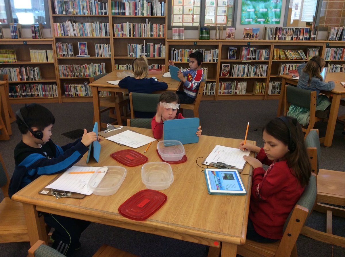 1st grade animal researchers using both print and digital resources #bvlibrary <a href="/jillsternBV/">Jill Stern</a> <a href="/CedarHillsElem/">Cedar Hills Elementary</a>