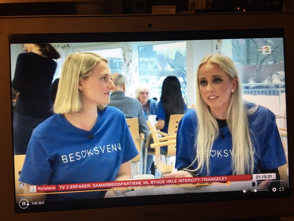 GenerasjonM's tweet image. Kjempegøy med innslag fra Hovseterhjemmet på @tv2nyhetene! Vi har samarbeidet i fem herlige år! 😁 #generasjonsmøter @FerdOwner @Ferd_SE