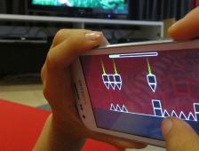 Niños latinos tienen su primer celular a edades cada vez más tempranas bit.ly/2m9LvfK #DiarioElComercio