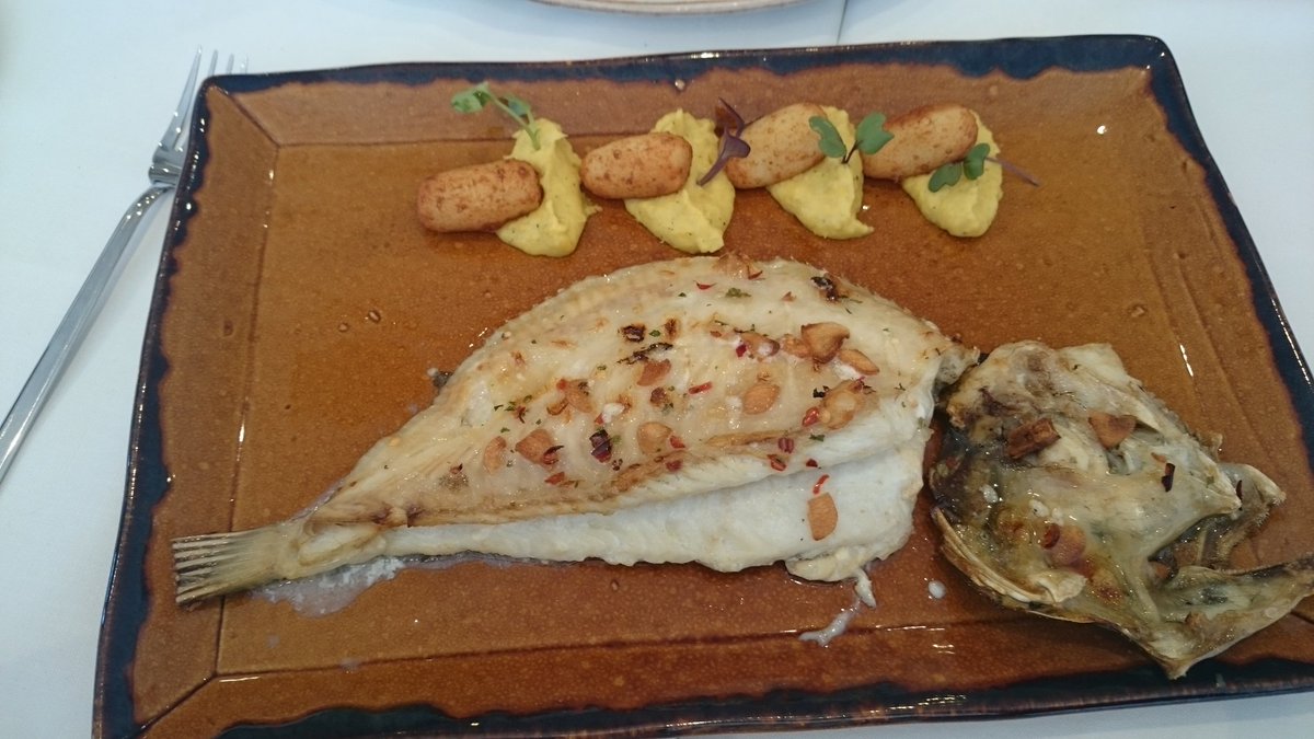 Magnífico rodaballo en <a href="/casitadelpradal/">Lacasitadelpradal</a> Luego un chuletón de rubia gallega con la firma de <a href="/discarlux/">Discarlux S.L.</a> No se puede pedir más <a href="/EstebanCapd/">ESTEBAN CAPDEVILA</a>