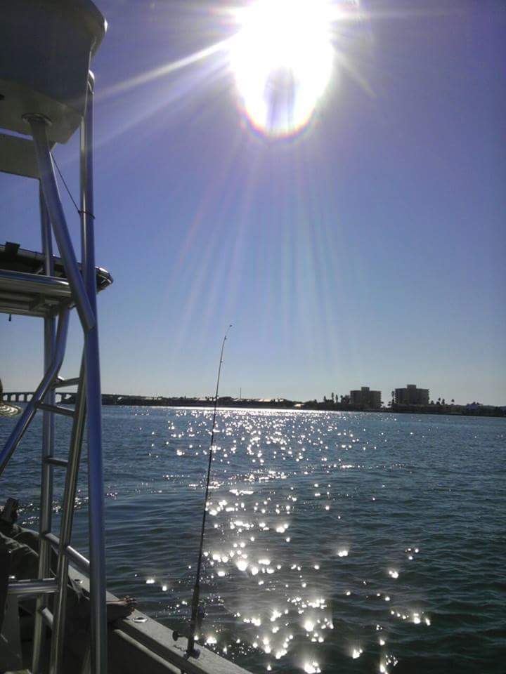 lyonscharters's tweet image. Quality time on the water! #SpringIn5Words @fishinglyons @RealSaltLife @VSPC
