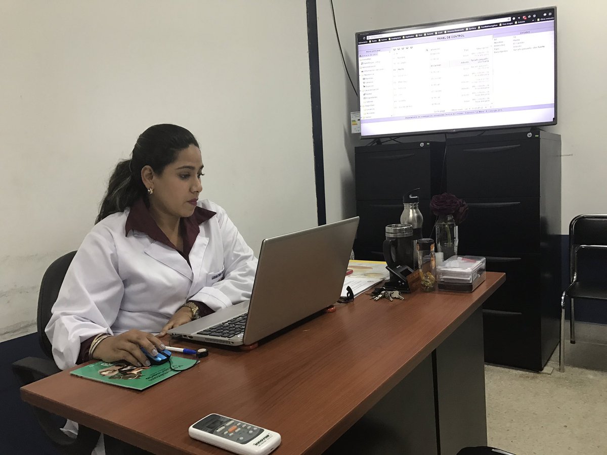 ExcelenciaUTC's tweet photo. CIFI recorre laboratorios y conoce proyectos de investigación realizados por la extensión La Maná #ExcelenciaUTC https://t.co/HUxJhKFXOV