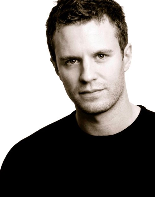    Happy birthday Luke Mably! ¡Feliz cumpleaños 