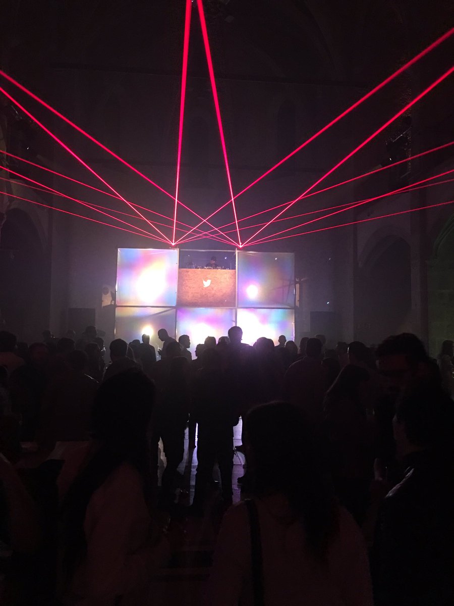 Comprenditech's tweet image. Twitter always throws the best party in #MWC