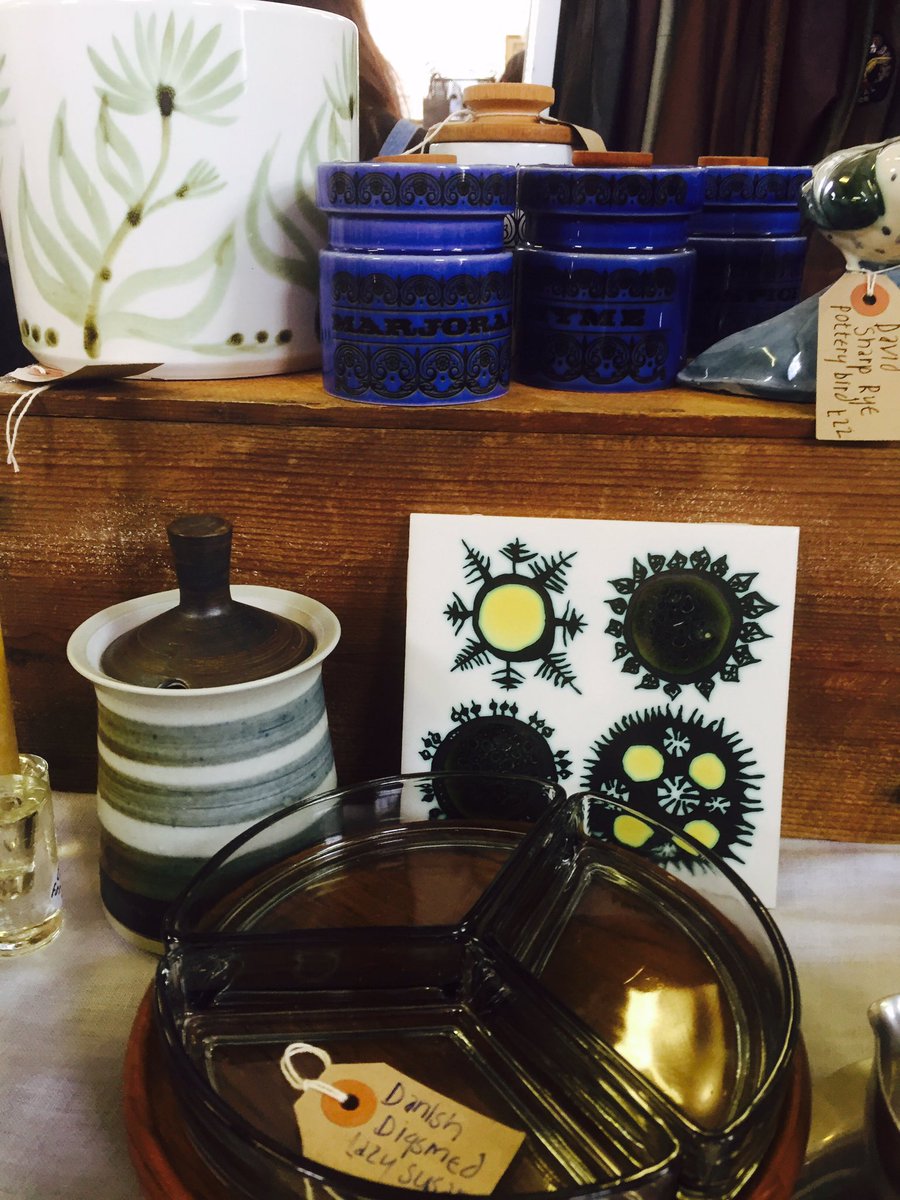 NLVintageMarket's tweet photo. Pinch punch first of the month!#Spring #vintage #market roll on Saturday!!So many #handsourced #goods for you all #Danish #scandi @N10 https://t.co/I5X12I4JMr