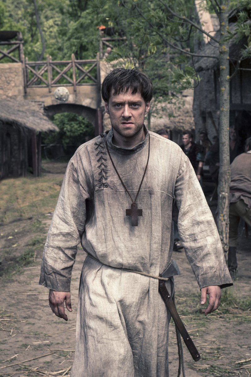 CurasCuratos's tweet photo. ATENTAS, HERMANAS: @RikRankin VA A HACER DE MONJE EN #TheLastKingom. #DreamsComeTrue https://t.co/oPKq13bdOm