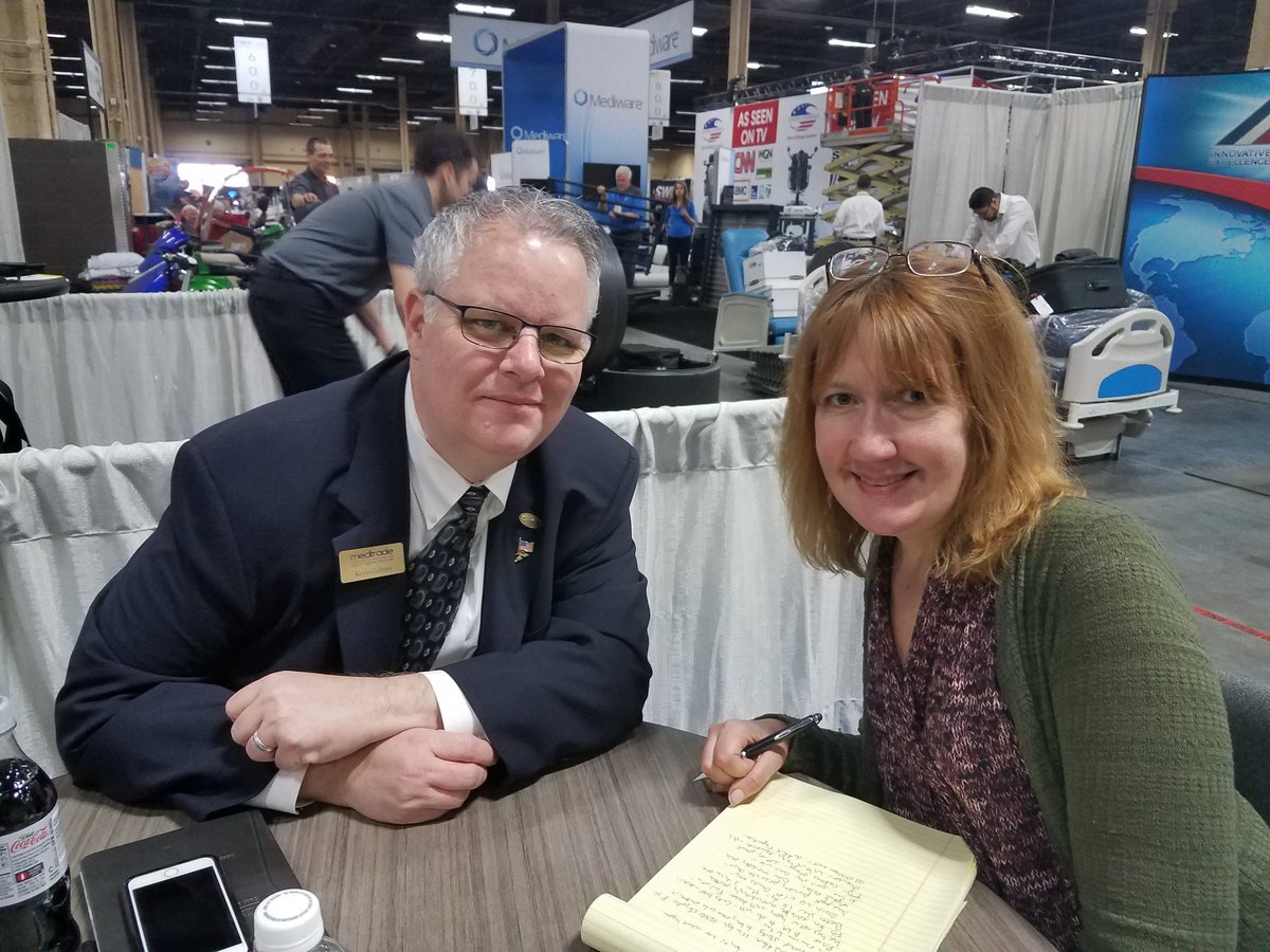 hmetheresa's tweet photo. Catching up with show director Kevin Gaffney. #MedtradeSpring17 #hmenews https://t.co/E6gK4NXiBs