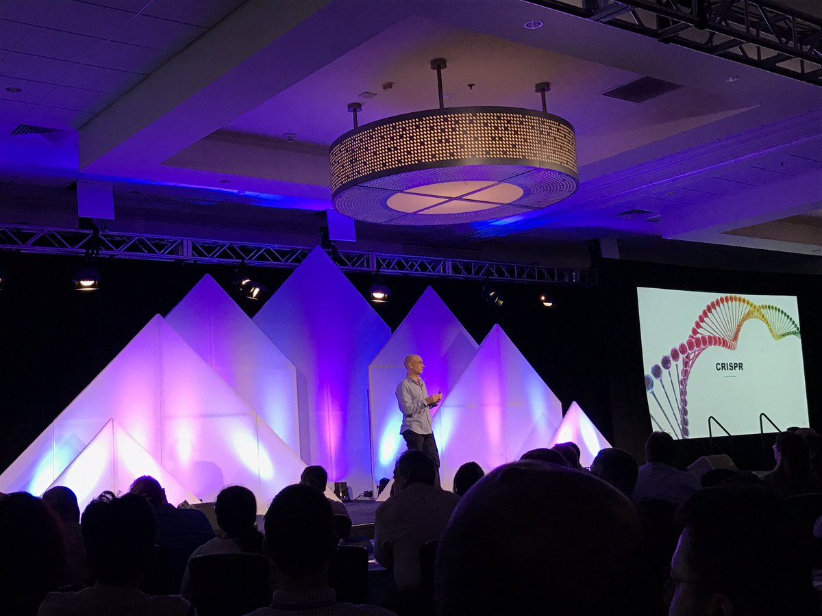 EntMktCTO's tweet photo. @omarabbosh talking about #CombinatorialTechnologies and #LogarithmicCostReduction advancing our world @intel https://t.co/DJCQZTGA3n