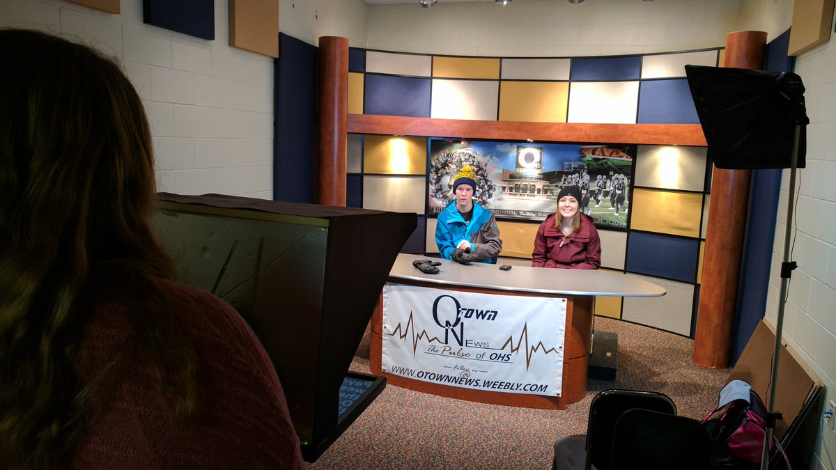O_TownNews's tweet photo. A busy day in OHS Visual Arts @OtsegoSchools! Stop-motion videos and the O-Town News shoot! #Otsegorocks https://t.co/dGhrCNshWu